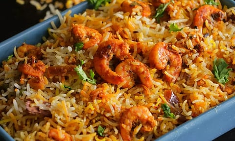சன்டே ஸ்பெஷல்: இறால் தம் பிரியாணி செய்யலாம் வாங்க...
