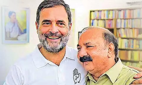 ஸ்மிருதி இரானியை பழிக்குப்பழி வாங்கிய காங்கிரஸ்: 1½ லட்சம் வாக்குகள் வித்தியாசத்தில் வெற்றி