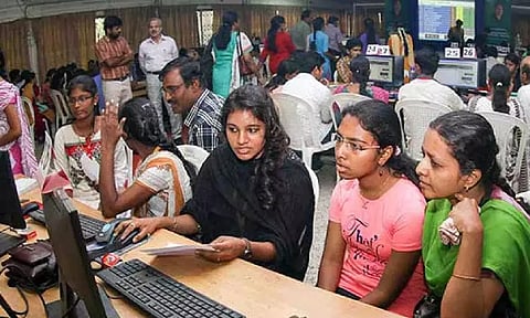 கலை-அறிவியல் கல்லூரிகளில் பொதுப் பிரிவு கலந்தாய்வு நாளை தொடக்கம்