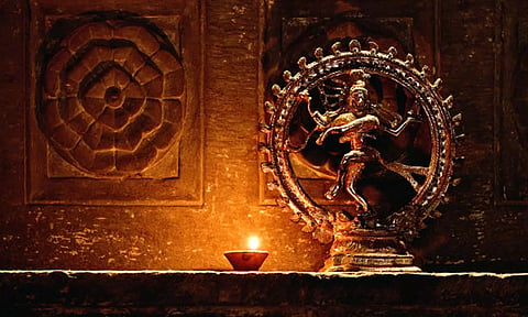 சுவாமி ஊர்த்துவ தாண்டவம் ஆடிய நடனசபை (நிருத்த சபை)