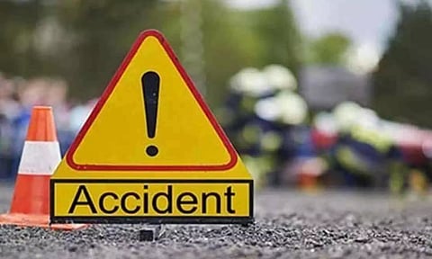 டெல்லியில் 16 வயது சிறுவன் ஓட்டிச்சென்ற கார் மோதியதில் 5 பேர் காயம்