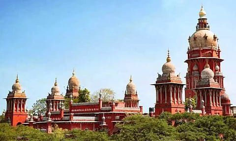 3 புதிய சட்டங்களுக்கு எதிர்ப்பு: மத்திய அரசு பதில் அளிக்க ஐகோர்ட்டு உத்தரவு