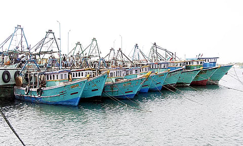 ராமேஸ்வரம் மீனவர்கள் காலவரையற்ற வேலை நிறுத்த போராட்டம்