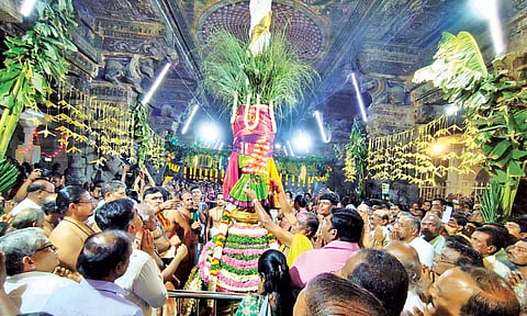 சங்கரன்கோவில் சங்கரநாராயணசாமி கோவிலில் ஆடித்தபசு திருவிழாவை முன்னிட்டு இன்று அதிகாலை கொடியேற்றம் நடைபெற்றது.&nbsp;