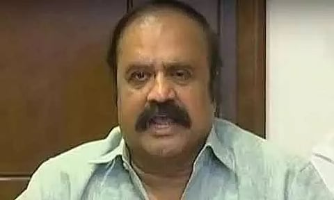 அ.தி.மு.கவை காப்பாற்ற அனைவரும் முன்வர வேண்டும்- புகழேந்தி