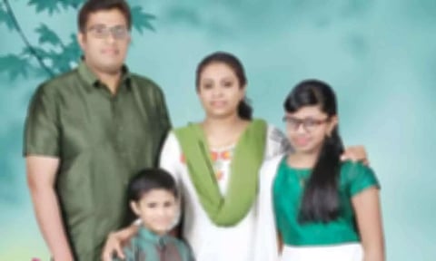 குவைத் அடுக்குமாடி குடியிருப்பில் தீ விபத்து- கேரளாவை சேர்ந்த ஒரே குடும்பத்தினர் 4 பேர் பலி