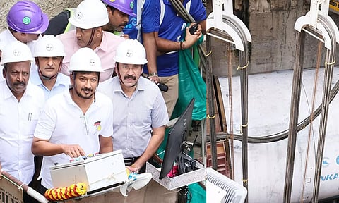ராயப்பேட்டையில் மெட்ரோ ரெயில் பணிகளை ஆய்வு செய்த அமைச்சர் உதயநிதி