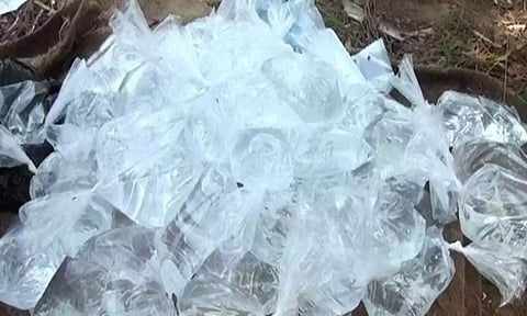 கள்ளச்சாராயம் கடத்தி வந்த வடமாநில வாலிபர்கள் 5 பேர் கைது