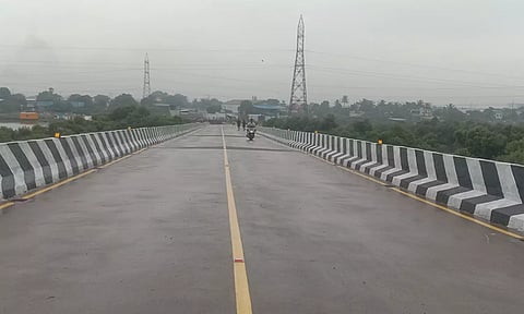 16 ஆண்டுகளாக நீடிக்கும் சடையங்குப்பம் மேம்பாலப்பணி 90 சதவீதம் முடிந்தது