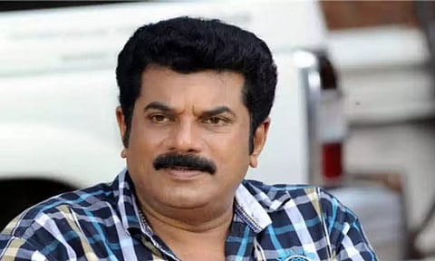 நடிகர் முகேசுக்கு மார்க்சிஸ்ட் கம்யூனிஸ்டு தலைவர்கள் ஆதரவு