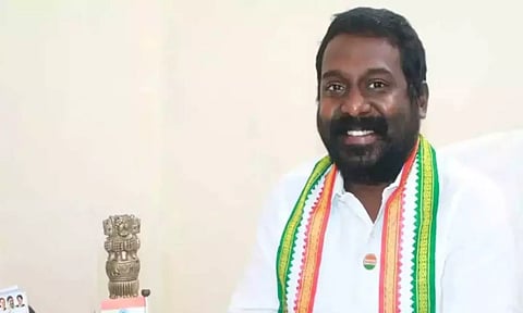 எதிர்காலத்தை வடிவமைப்பதில் முக்கிய பங்கு வகிக்கும் ஆசிரியர்களுக்கு நன்றி-விஜய் வசந்த்