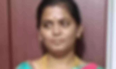 53 ஆண்களை மயக்கி வலையில் வீழ்த்திய பெண்- கோடிக்கணக்கில் சொத்துக்கள் சேர்த்தது அம்பலம்