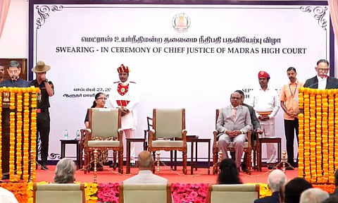 சென்னை உயர்நீதிமன்ற தலைமை நீதிபதியாக கே.ஆர்.ஸ்ரீராம் பதவியேற்றுக்கொண்டார்