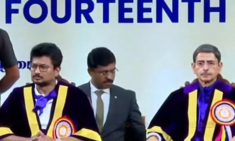 பல்கலைக்கழக பட்டமளிப்பு விழாவில் பங்கேற்ற கவர்னர், துணை முதலமைச்சர்