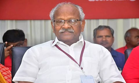 தீபாவளியை முன்னிட்டு தனியார் பஸ்களை இயக்க அரசு திட்டம்- தொழிற்சங்கங்கள் எதிர்ப்பு