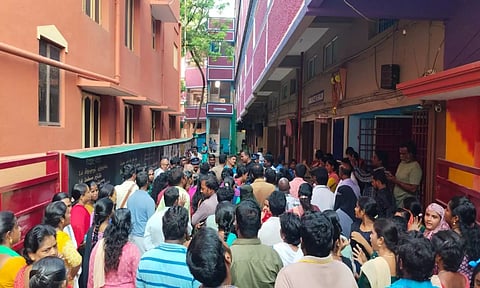 திருவொற்றியூரில் தனியார் பள்ளியில் மீண்டும் வாயு கசிவால் 4 மாணவிகள் மயக்கம்