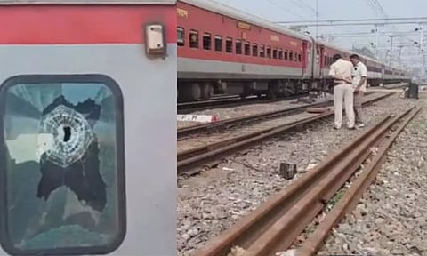 எக்ஸ்பிரஸ் ரெயில் மீது துப்பாக்கி சூடு- பயணிகள் அதிர்ச்சி