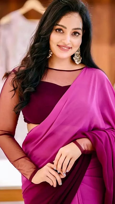 நான் அணியும் ஆடைகள் பற்றி பேசுகிறார்கள்- மாளவிகா மேனன் போலீசில் புகார்