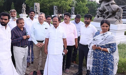 மாமல்லபுரத்தில் சுற்றுலாத்துறை அமைச்சர் ராஜேந்திரன் திடீர் ஆய்வு- பூங்காவை பராமரிக்க அறிவுறுத்தல்