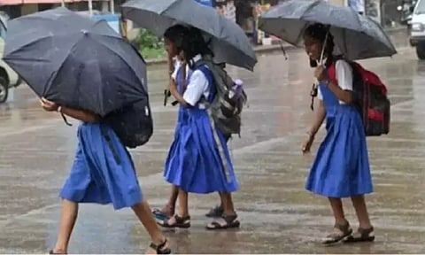 கனமழை எதிரொலி: காஞ்சிபுரம் மாவட்டத்தில் பள்ளிகளுக்கு நாளை விடுமுறை