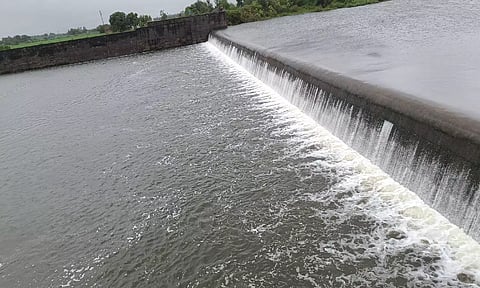 பிச்சாட்டூர் அணையில் உபரி நீர் திறப்பு: ஆரணி ஆற்றில் வெள்ள அபாய எச்சரிக்கை