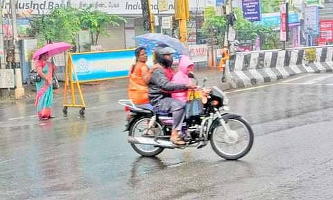 கரூர், அரியலூர், புதுக்கோட்டை, பெரம்பலூரில் கொட்டி தீர்த்த கனமழை