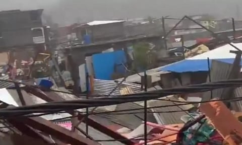 மயோட்டா தீவை புரட்டிய புயல்.. உயிரிழப்புகள் ஆயிரத்தை கடக்கலாம்.. உள்துறை அமைச்சகம் அச்சம்