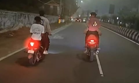 புத்தாண்டு கொண்டாட்டம்- ரேசில் ஈடுபட்ட 242 பைக்குகள் பறிமுதல்