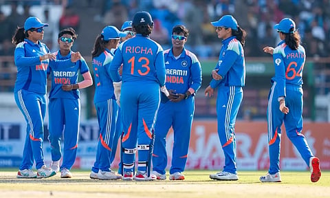 மகளிர் கிரிக்கெட்: அயர்லாந்துக்கு எதிரான ஒருநாள் தொடரை கைப்பற்றி இந்தியா அசத்தல்