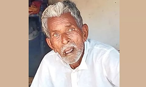 பாடையில் தூக்கி சென்ற போது திடீரென எழுந்த முதியவர்