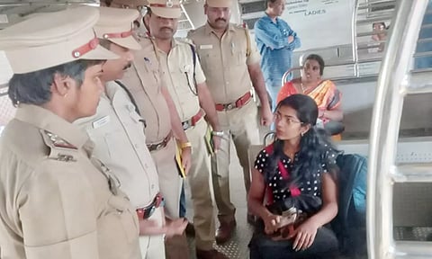 சென்ட்ரல், கொருக்குப்பேட்டையில் ரெயில்வே ஐ.ஜி. ஆய்வு