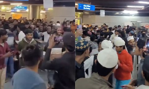 VIDEO: தானியங்கி கதவை தாண்டிக் குதித்த நூற்றுக்கணக்கானோர்.. டெல்லி மெட்ரோ நிலையத்தில் குழப்பம்