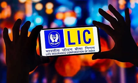 பங்குச் சந்தை கடும் வீழ்ச்சி.. LIC-க்கு ரூ.84,000 கோடி இழப்பு