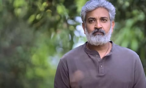 தெலுங்கு சினிமா தயாரிப்பாளர் தற்கொலை - பாகுபலி இயக்குனர் சித்ரவதை செய்ததாக பரபரப்பு வீடியோ