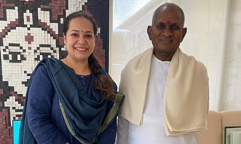 சிம்பொனி அரங்கேற்றிய இளையராஜாவை நேரில் சந்தித்து வாழ்த்திய பிரபல பாடகி