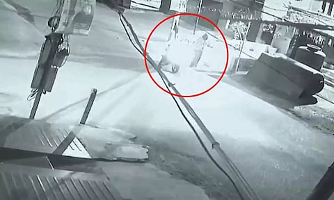 VIDEO: பஞ்சாபில் இந்து கோவில் மீது குண்டு வீச்சு.. பாகிஸ்தான் உளவுத்துறைக்கு தொடர்பு?