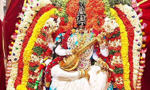 பக்தர்களுக்காக விரதம் இருக்கும் மாரியம்மன்