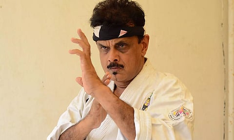 கராத்தே வீரர் ஹூசைனி காலமானார்