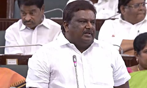 விமான நிலையத்தில் இருந்து பேருந்துகள் இயக்கம்- அமைச்சர் சிவசங்கர்