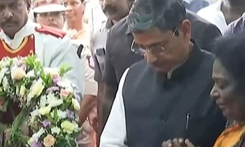குமரி அனந்தன் உடலுக்கு கவர்னர் ஆர்.என்.ரவி நேரில் அஞ்சலி