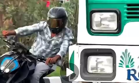 போலீஸ் விசாரணைக்கு வந்ததை ரீல்சாக எடுத்து பதிவிட்ட 3 வாலிபர்கள்- மோட்டார் சைக்கிள்கள் பறிமுதல்