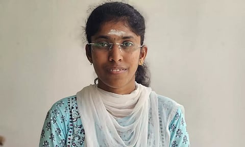 யு.பி.எஸ்.சி. தேர்வில் சாதனை படைத்த திருப்பூர் விவசாயி மகள்- முதலமைச்சர் பாராட்டு விழாவில் பங்கேற்கிறார்