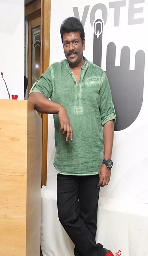 இந்த நடிகைக்கு தான் அழகு என்கிற திமிரு இருக்கு..! பார்த்திபன்