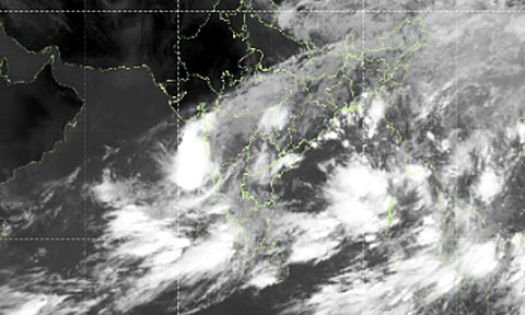 கேரளாவில் விரைவில் தொடங்கும் தென்மேற்கு பருவமழை - தமிழ்நாட்டில் கனமழைக்கு வாய்ப்பு