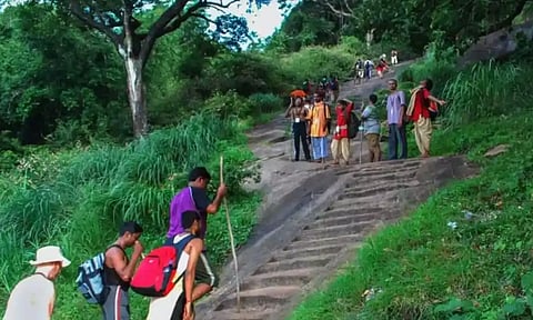 வெள்ளியங்கிரி மலை ஏறிய 2 பக்தர்கள் உயிரிழப்பு