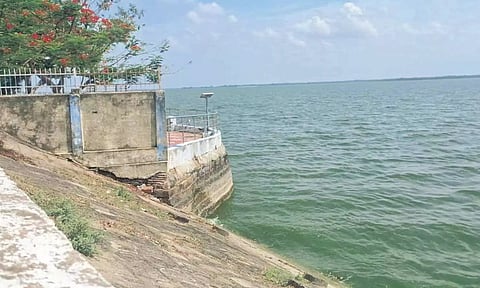 முழு கொள்ளளவை எட்டிய வீராணம் ஏரி- விவசாயிகள் மகிழ்ச்சி