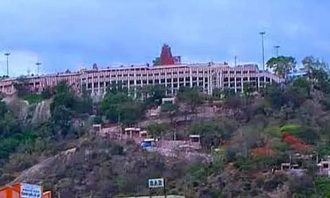 பழனி கோவிலில் விரைவில் 'பிரேக் தரிசன' வசதி அறிமுகம்- நபர் ஒருவருக்கு ரூ.500 கட்டணம்