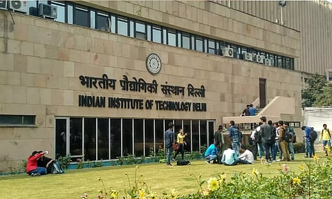2026 QS உலக பல்கலைக்கழக தரவரிசை: இந்தியாவிலிருந்து 54 கல்வி நிறுவனங்கள்.. ரேங்க்-கில் முன்னேறிய IIT டெல்லி