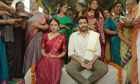 லவ் மேரேஜ் படத்தின் "மீண்டும் பிறந்தேனோ" வீடியோ பாடல் வெளியீடு..!