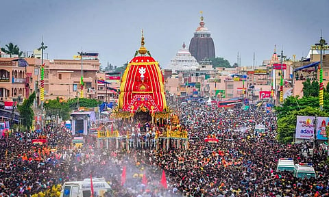 பூரி ஜெகந்நாதர் கோவில் தேரோட்டம்: கூட்ட நெரிசலில் சிக்கி 3 பேர் உயிரிழப்பு